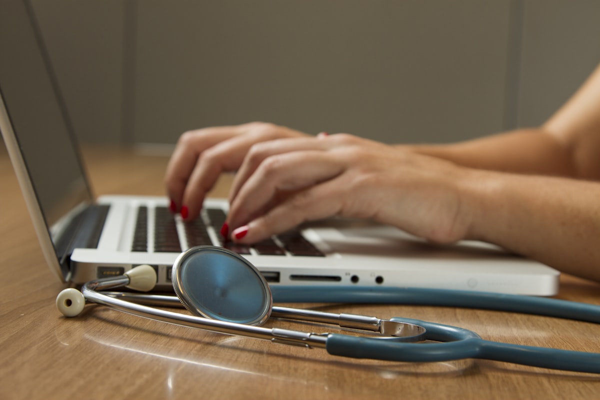 Consulta médica y atención al paciente